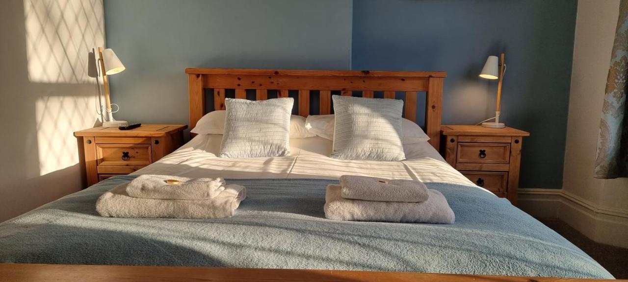 Rowcroft Lodge Guest House B&B เพนตัน ภายนอก รูปภาพ