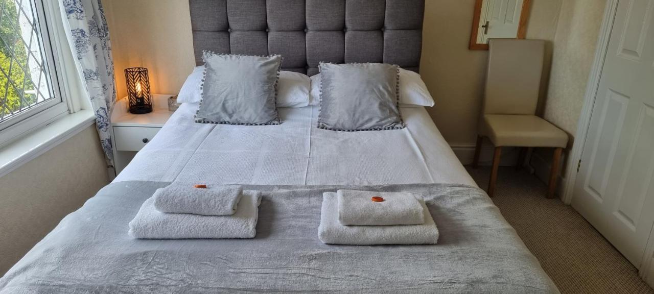 Rowcroft Lodge Guest House B&B เพนตัน ภายนอก รูปภาพ