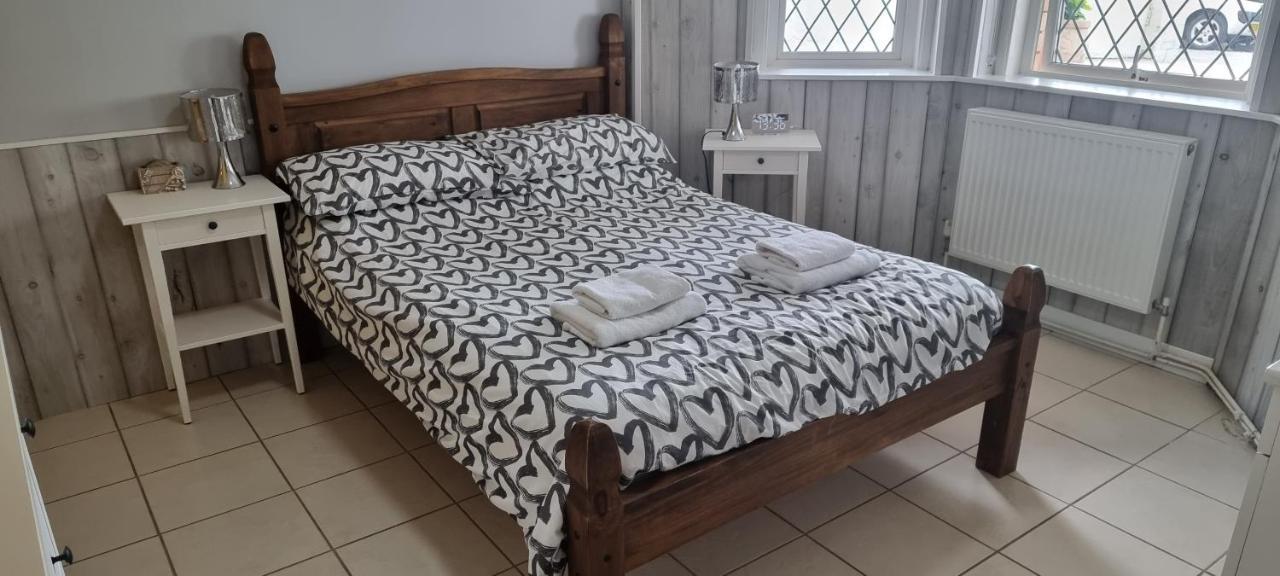 Rowcroft Lodge Guest House B&B เพนตัน ภายนอก รูปภาพ